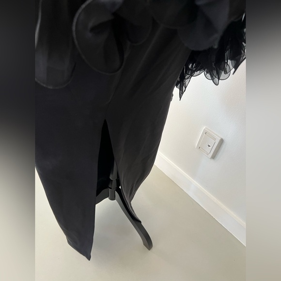 Marchesa Black Silk Gown - Picture 5 of 16